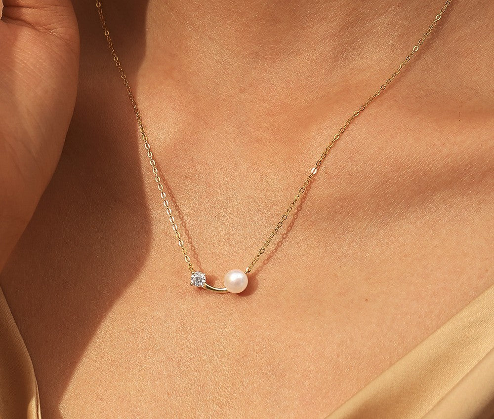 Verdandi Jewelry "Harmony" Pearl & 0.5ct Moissanite Balance Necklace - Gold Plated