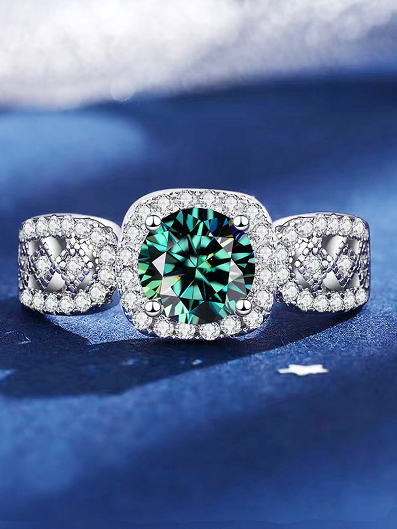 Verdandi Jewelry 1 CTW "Clover" Green Moissanite Ring - GRA Certified